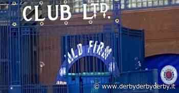 Solo derby di Glasgow: l’arco “Old Firm” che ha accolto le squadre in campo è finito fra i rifiuti… - DerbyDerbyDerby