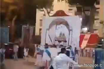 Salta la processione della Madonna dell’Arco ad Arzano: il percorso era tra le palazzine della 167 - Fanpage.it