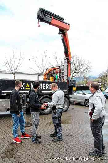 Kandern - Mit ferngesteuertem Kran geworben - www.verlagshaus-jaumann.de