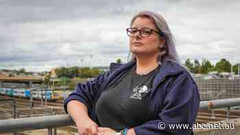 'You can't live like that': Unfair rostering pushing staff out of hospitality