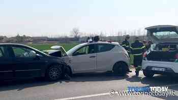 Incidente a Chieri, cinque feriti nello scontro frontale tra due auto - TorinoToday