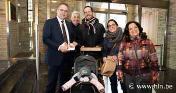 100.000e bezoeker van het vernieuwde Steen gevierd | Antwerpen | hln.be - Het Laatste Nieuws