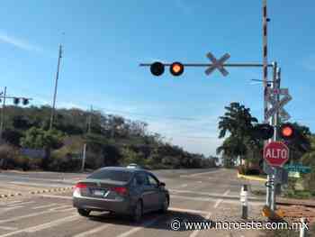 Instalan plumas metálicas en cruce ferroviario de Cerritos, en Mazatlán, y a los días una queda infuncional por un golpe - Noroeste Media