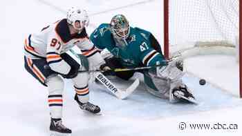 McDavid scores OT winner, extends point streak as Oilers top Sharks