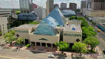 Downtown Edmonton breathes new life as employees return to work on Monday - CBC.ca