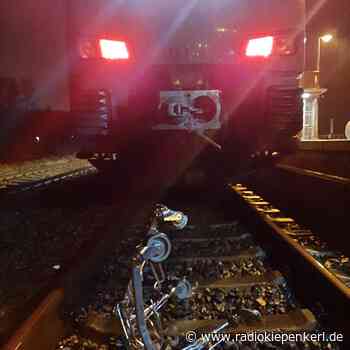 ASCHEBERG: Koffertrolley auf Bahngleisen - Radio Kiepenkerl