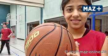 Heiße Zweikämpfe unterm Korb – Grundschulliga im Basketball begeistert in Rathenow Kids und Eltern - Märkische Allgemeine Zeitung