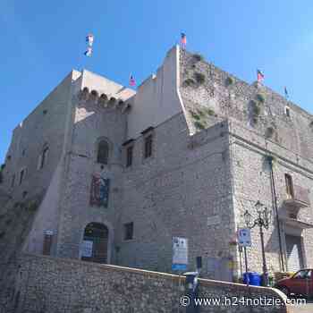 Infortuni sul lavoro e sensibilizzazione: a Minturno Natale con l'"albero per la sicurezza" - h24 notizie - portale indipendente di news dalla provincia - h24 notizie