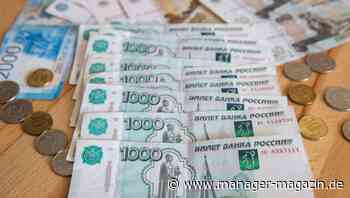 Russland zahlt Dollar-Anleihen erstmals in Rubel, Staatspleite Russlands rückt näher