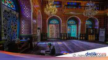 Doa Syahdu dari Masjid yang Penuh Kisah di Srinagar - detikNews