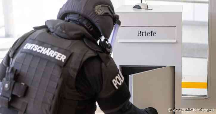 Stichflamme in Bank: Erpresser droht mit weiteren Sendungen