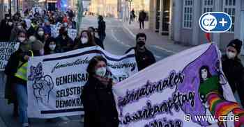 Weltfrauentag: Demonstration in der Innenstadt von Celle - Cellesche Zeitung