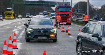 Linkerrijstrook versperd op de E40 richting Brussel | Zaventem | hln.be - Het Laatste Nieuws