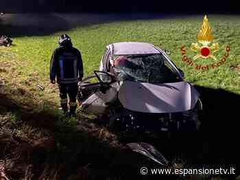 Incidente a Erba, auto finisce fuori strada - Espansione TV