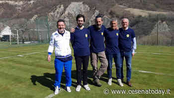 La magia di una partita a tennis sull'erba naturale e il benessere delle terme, il sindaco "sponsor" del progetto - CesenaToday