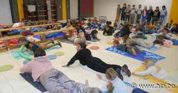 Zwemsessie op het droge in basisschool De Wilg is aprilvis - Het Laatste Nieuws