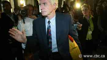 David Kilgour, longtime MP who quit 2 different parties for ideological reasons, dies at 81