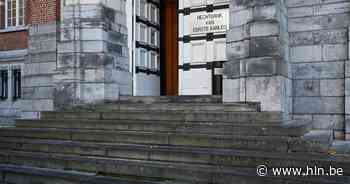 Werkstraf voor twintiger die agent kopstoot probeerde te geven in jeugdhuis - Het Laatste Nieuws