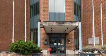 Automobilist negeert slagboom en lichten en krijgt boete en rijverbod - Het Laatste Nieuws