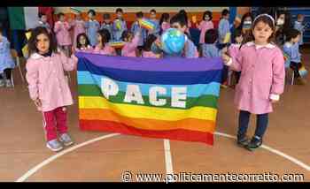 Manifestazione per la pace presso l'istituto comprensivo “Vittorio Alfieri” di Crotone - politicamentecorretto.com - politicamentecorretto.com