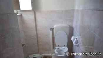 Porte e vetri rotti, vandali alla Villa della Rinchiostra a Massa - Il Tirreno