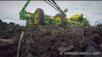 Report shows farmers earned record profits ahead of spring planting season