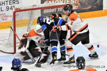 Trail Smoke Eaters fall 2-1 to Penticton Vees - Trail Times