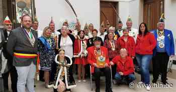 Carnavalskring Den Bok gehuldigd in gemeentehuis | Niel | hln.be - Het Laatste Nieuws