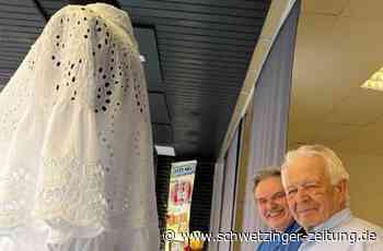 Elegante Mode trifft auf verspielte Figuren - Schwetzinger Zeitung