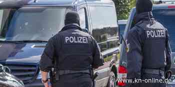 Polizei durchsucht Flüchtlingsunterkünfte nach tödlichem Angriff