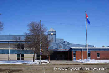 Wetaskiwin high school and city hall placed on lockdown after reports of armed person – Sylvan Lake News - Sylvan Lake News