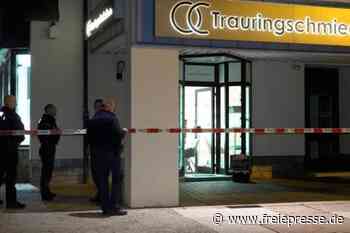 Räuber bei Chemnitzer Juwelier "Trauringschmiede" kommt an Haft vorbei - freiepresse.de