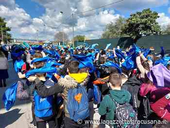 Floridia, in corteo per la pace con l'Istituto comprensivo "De Amicis" - La Gazzetta Siracusana - La Gazzetta Siracusana