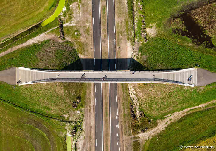 Bachtalbrücken und Faunapassagen - Trassenerneuerung und Brückenbau von Next Architects