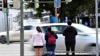 Fußgänger verursacht Verkehrsunfall in der Karlstraße und flüchtet