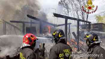 Incendio via Salaria: due roulotte distrutte dalle fiamme