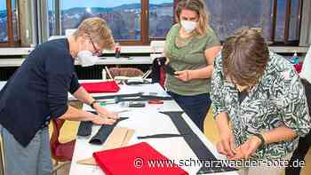 Wildberger Tracht: Frauen kleiden sich für Schäferlauf ein