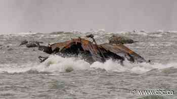 Century-old barge stuck in Niagara River moves for 1st time since 2019 as ice conditions change