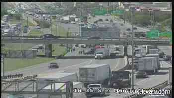 Crash shuts down I-35 northbound lanes near MLK Jr. Boulevard in Central Austin