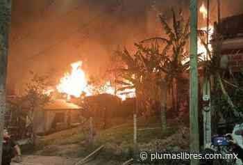 Mueren dos mujeres durante incendio de dos viviendas en Xalapa - plumas libres