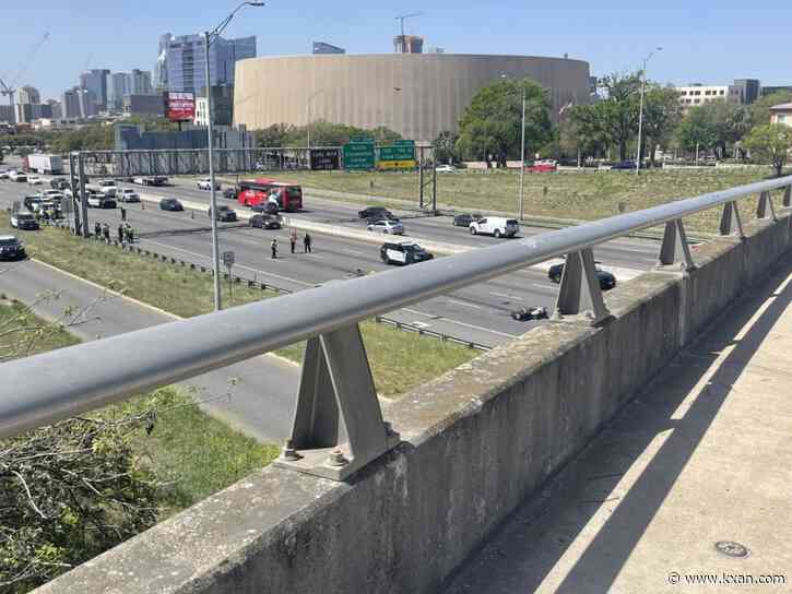 Mustang Ridge officer hit on I-35 during funeral procession in Central Austin