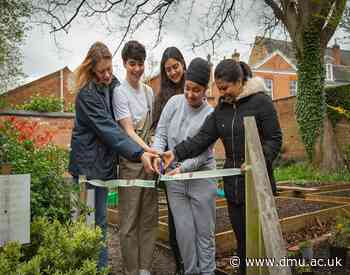 Students grow their own food on campus to help reduce food miles - De Montfort University