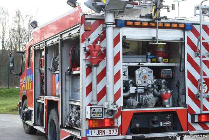 Brandweer rukt uit voor losgerukte elektriciteitskabels