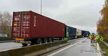 Rechterrijstrook versperd op A12 ter hoogte van Hoevenen - Het Laatste Nieuws