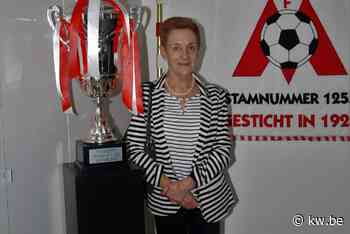 'Bietje' is al ruim 20 jaar voorzitter van supportersclub KFC Meulebeke: “Supporteren tot laatste minuut” - KW.be - KW.be