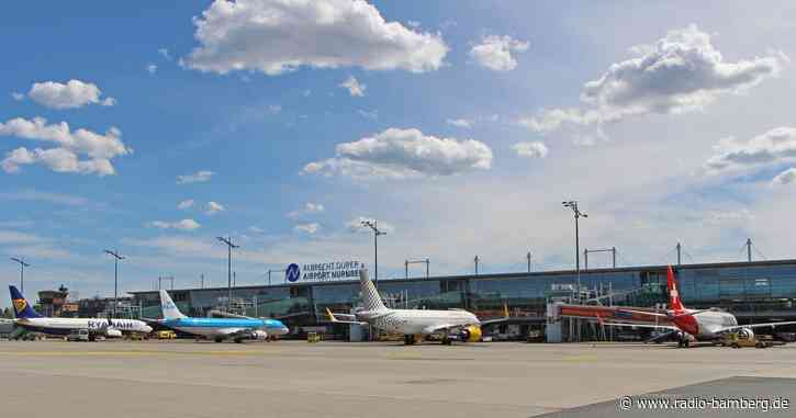 Reger Urlaubsverkehr am Nürnberger Flughafen