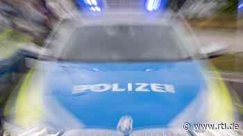 Polizeiauto mit Steinen beworfen - RTL Online