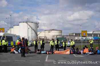 Arrest figure tops 100 during week of protests at oil terminal - Dudley News