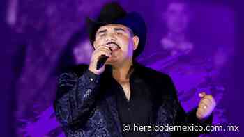 Confunden a Chuy Lizárraga con estos dos artistas ¿Cómo tomó el cántate el error de una persona del público? - El Heraldo de México