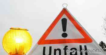 Auto und Straßenbahn stoßen zusammen - Mannheim - DIE RHEINPFALZ - Rheinpfalz.de